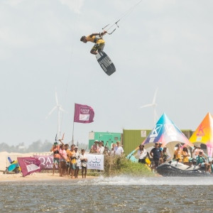 2211101707-20221110170700-D57A4088-Erik-Anderson-romantsovaphoto