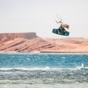 2210221142-D57A9443-Claudia-Leon-romantsovaphoto