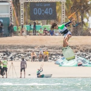 D57A8300-romantsovaphoto-Claudia-Leon