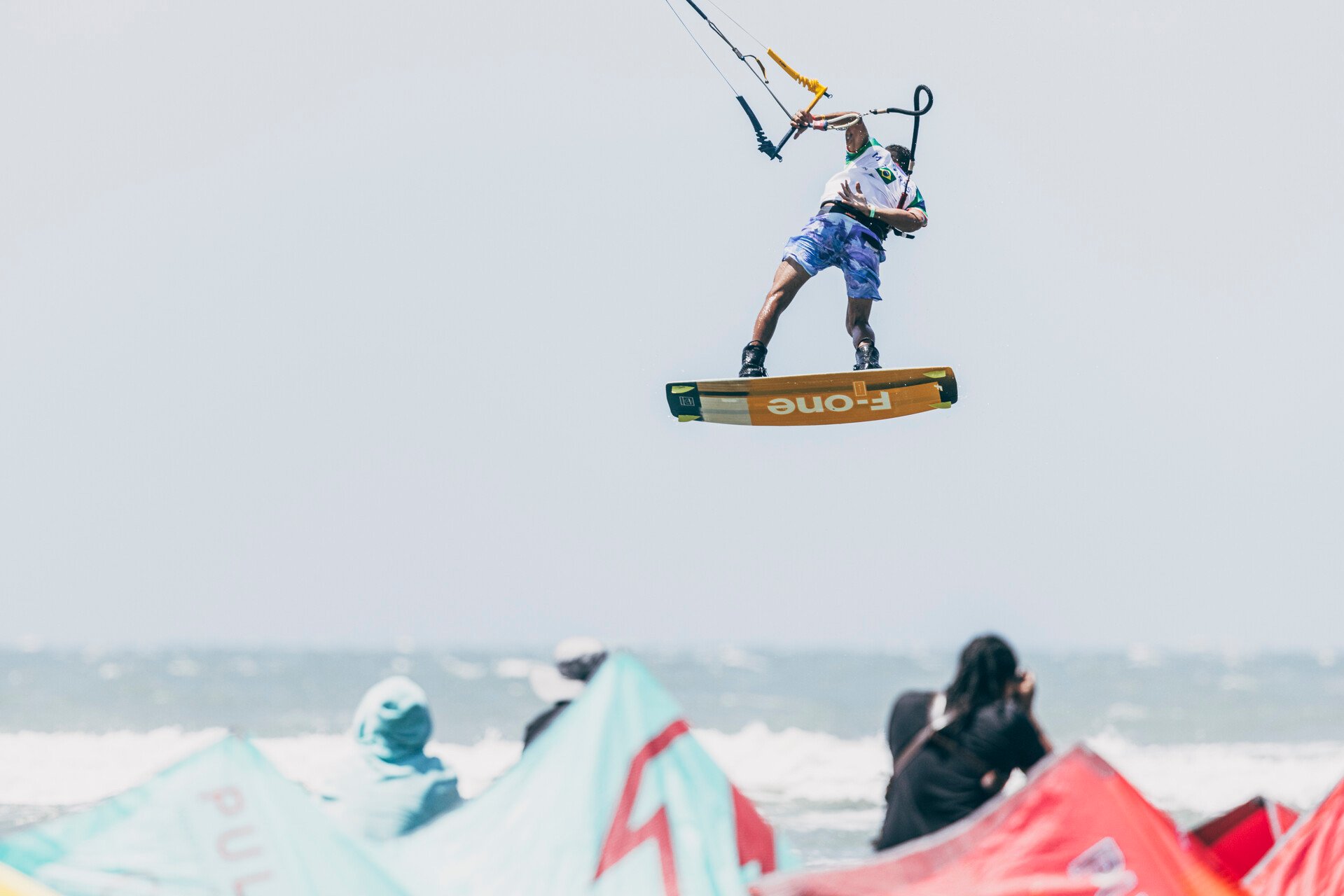 Tour leaders seek to advance title bids