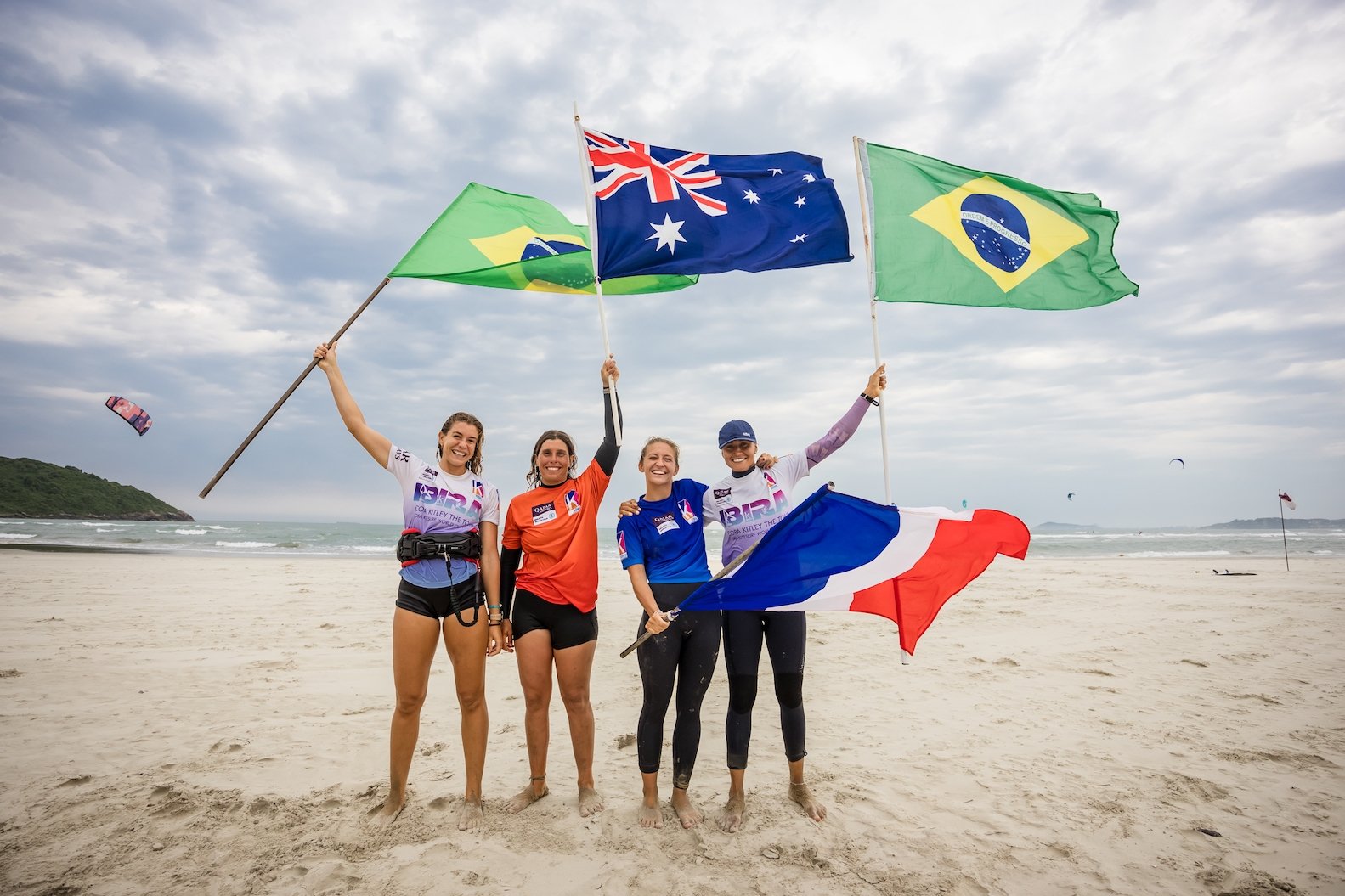 Delannoy reclaims crown in day of upsets