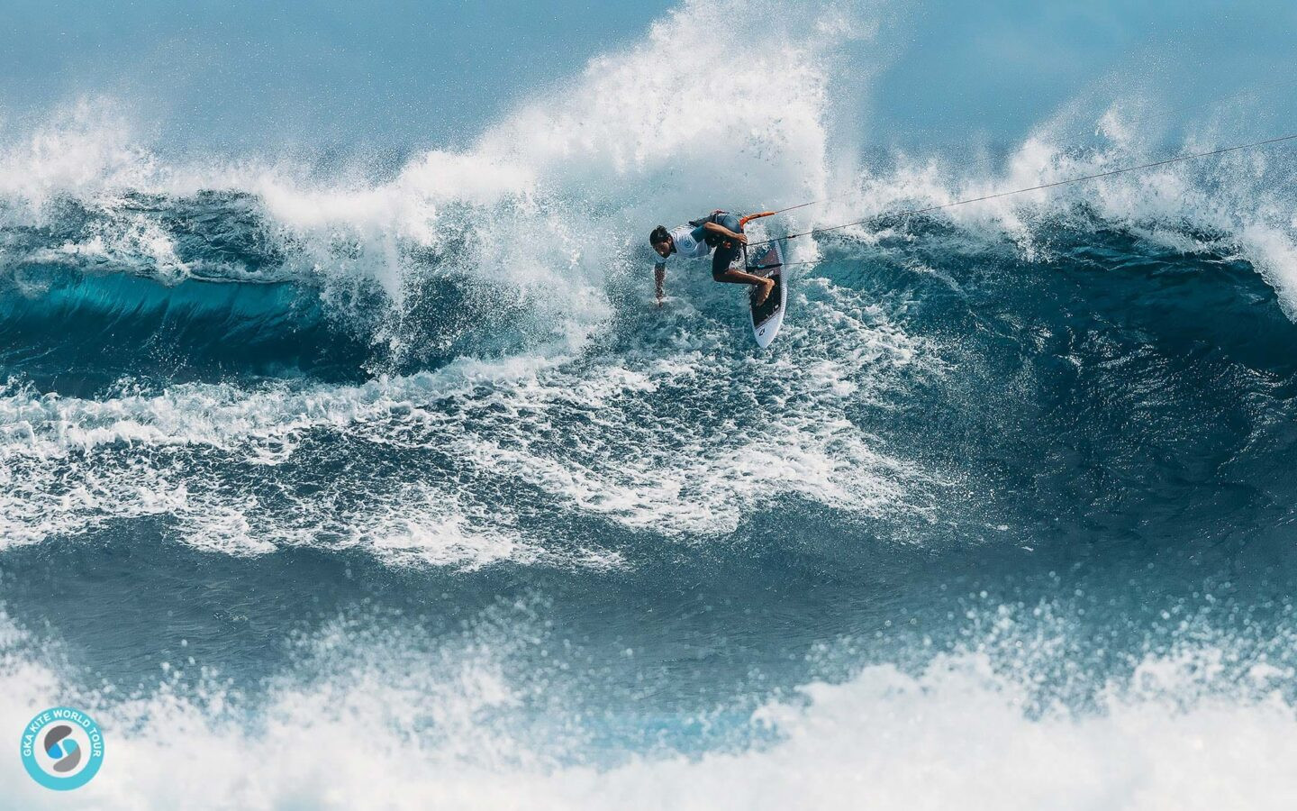 Sebastian Ribeiro returns his weight to front, ready to drop back in