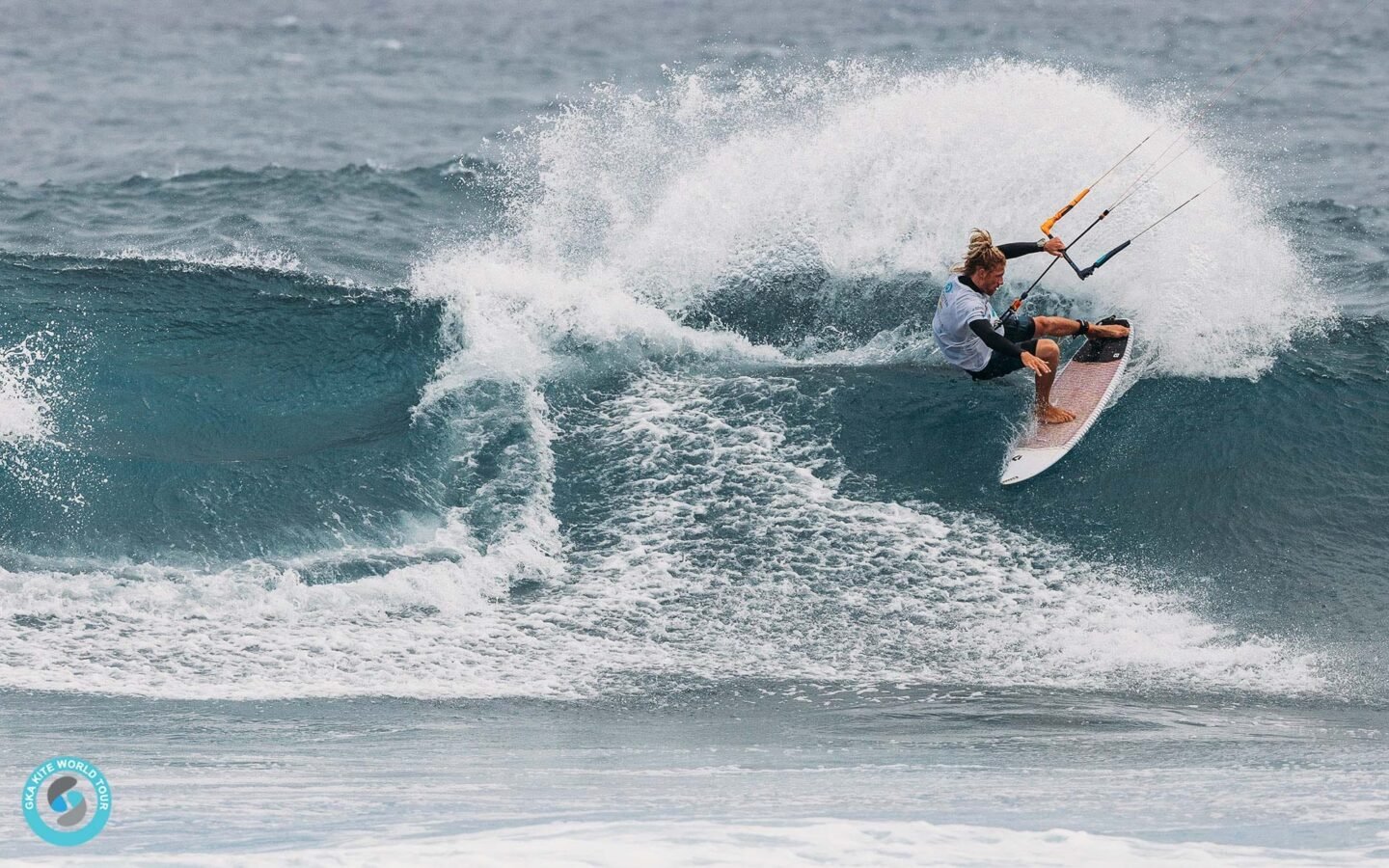 Simon Joosten gliding across the coping