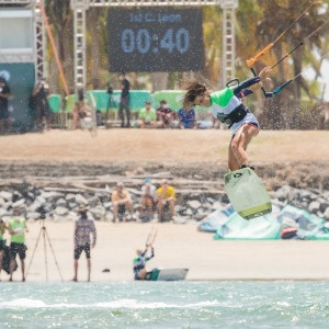 D57A8300-romantsovaphoto-Claudia-Leon