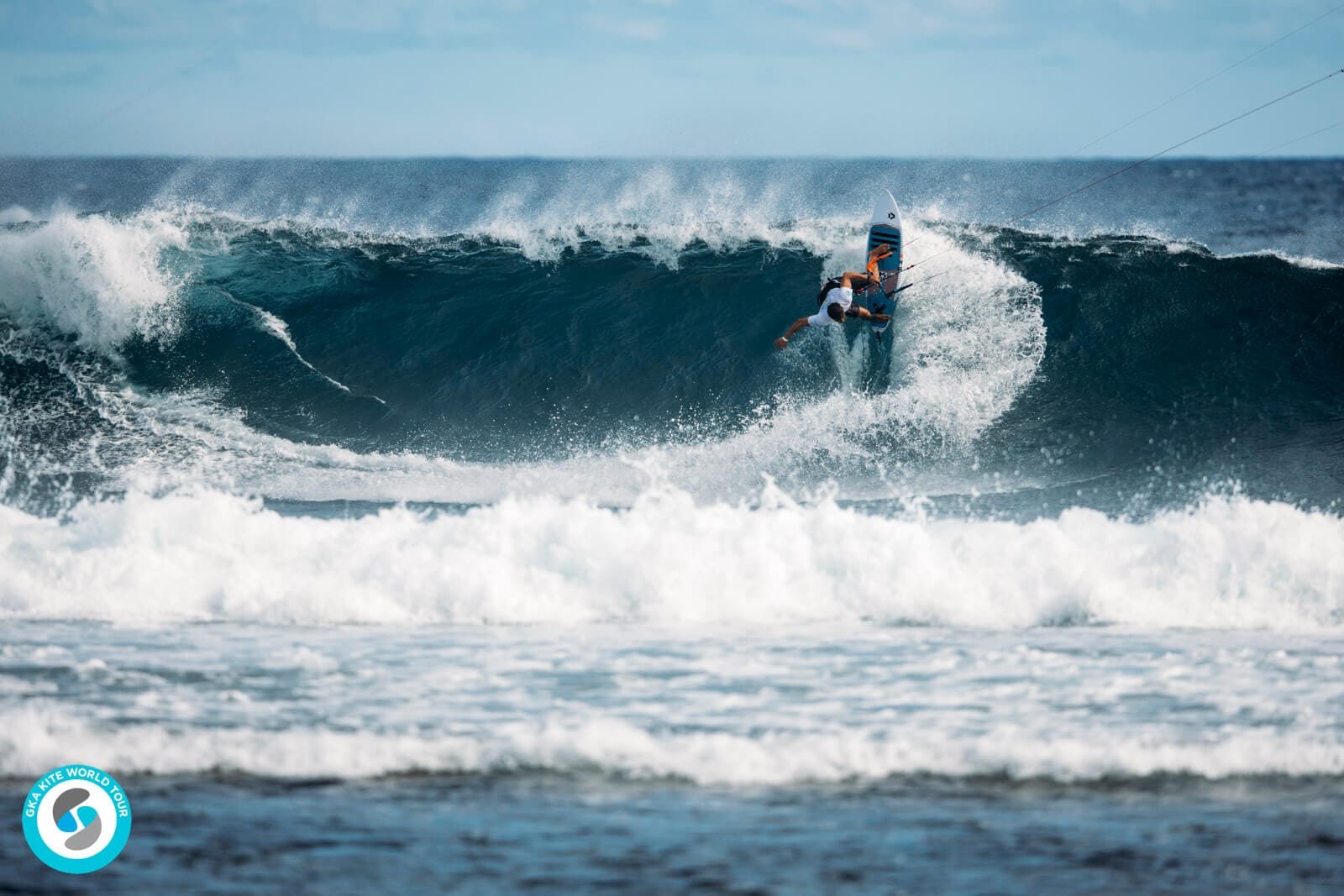 GKA Kite World Cup Mauritius: Day One – 8 Kite-Surf heats completed for the men