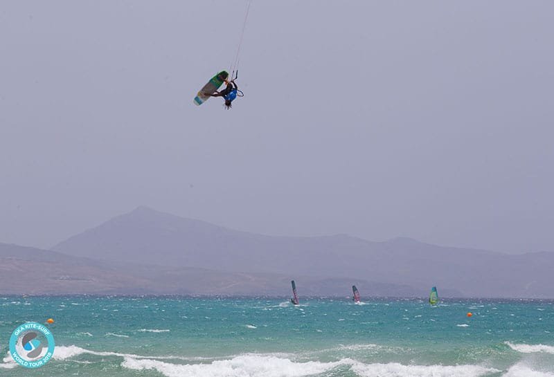 Airton inverted grab_super high Sotavento