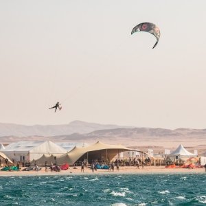 2210220747-D57A8291-Valentin-Garat-romantsovaphoto