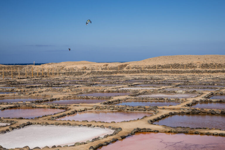 Giant airs, aggressive action as new contenders send it