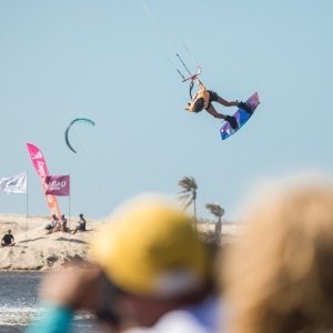 2211111843-D57A6472-romantsovaphoto