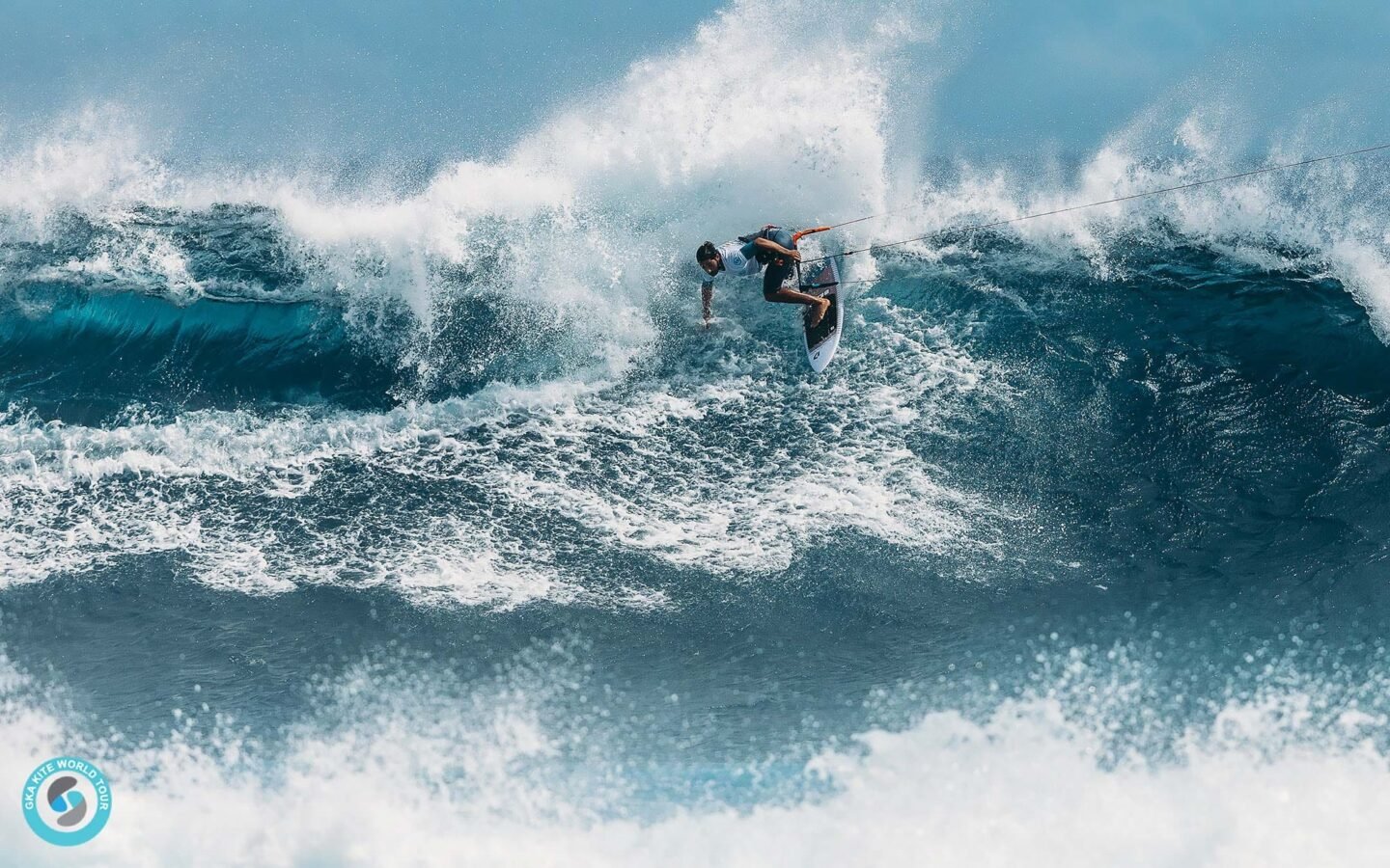 Sebastian Ribeiro returns his weight to front, ready to drop back in