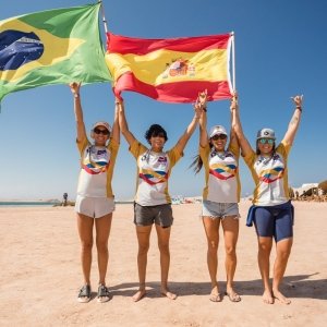 2210221040-IMG_8386-Bruna-Kajiya-Claudia-Leon-Mikaili-Sol-Rita-Arnaus-romantsovaphoto