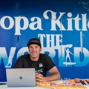 2211082045-D57A1953-romantsovaphoto